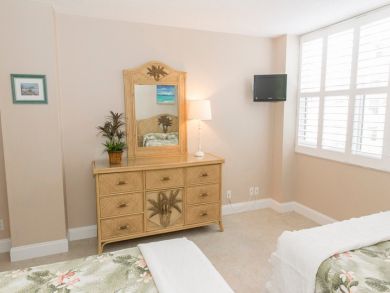 Luxury Rental Beach Pool Excellent 2 Bedrooms Partial Views
